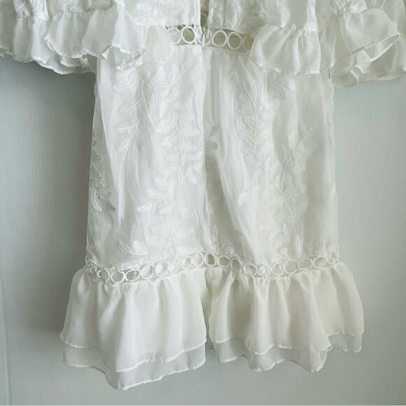 Saints + Secrets sheer embroidered ruffle style v-neck keyhole back sz S white - Picture 12 of 15